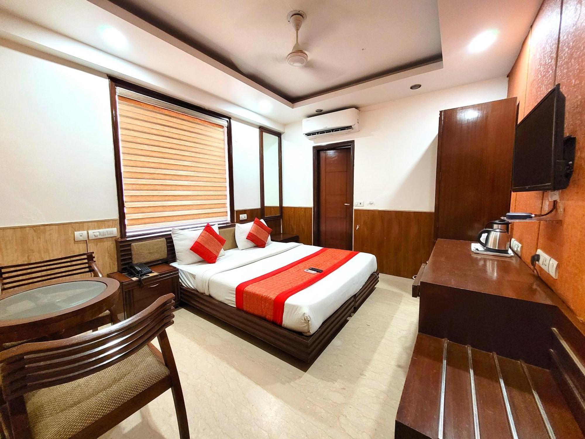 Hotel The Daanish Residency - Karol Bagh New Delhi Exterior photo