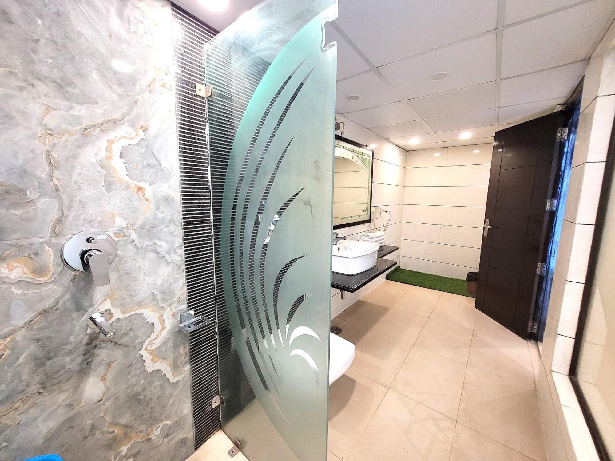 Hotel The Daanish Residency - Karol Bagh New Delhi Exterior photo