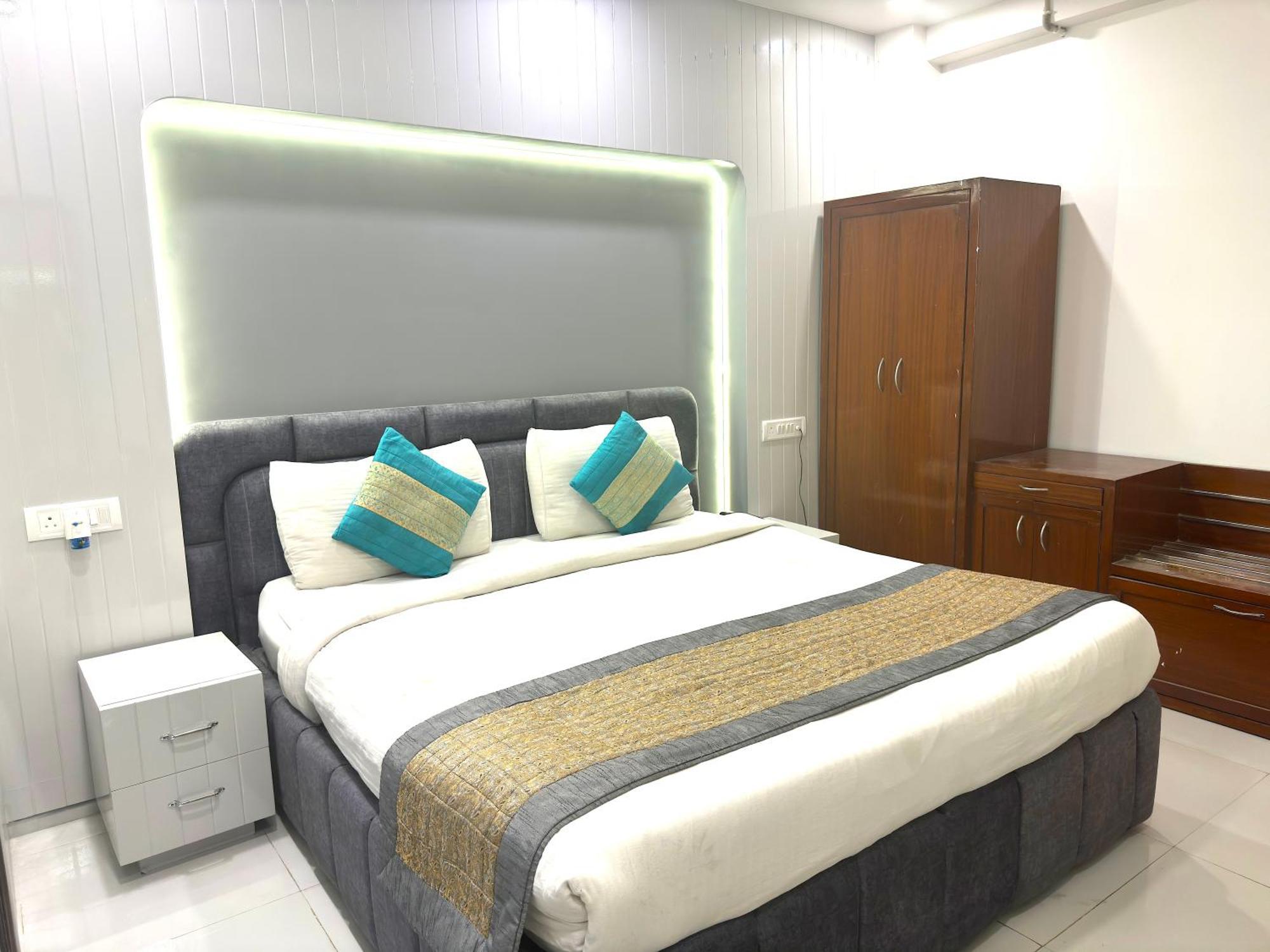 Hotel The Daanish Residency - Karol Bagh New Delhi Exterior photo