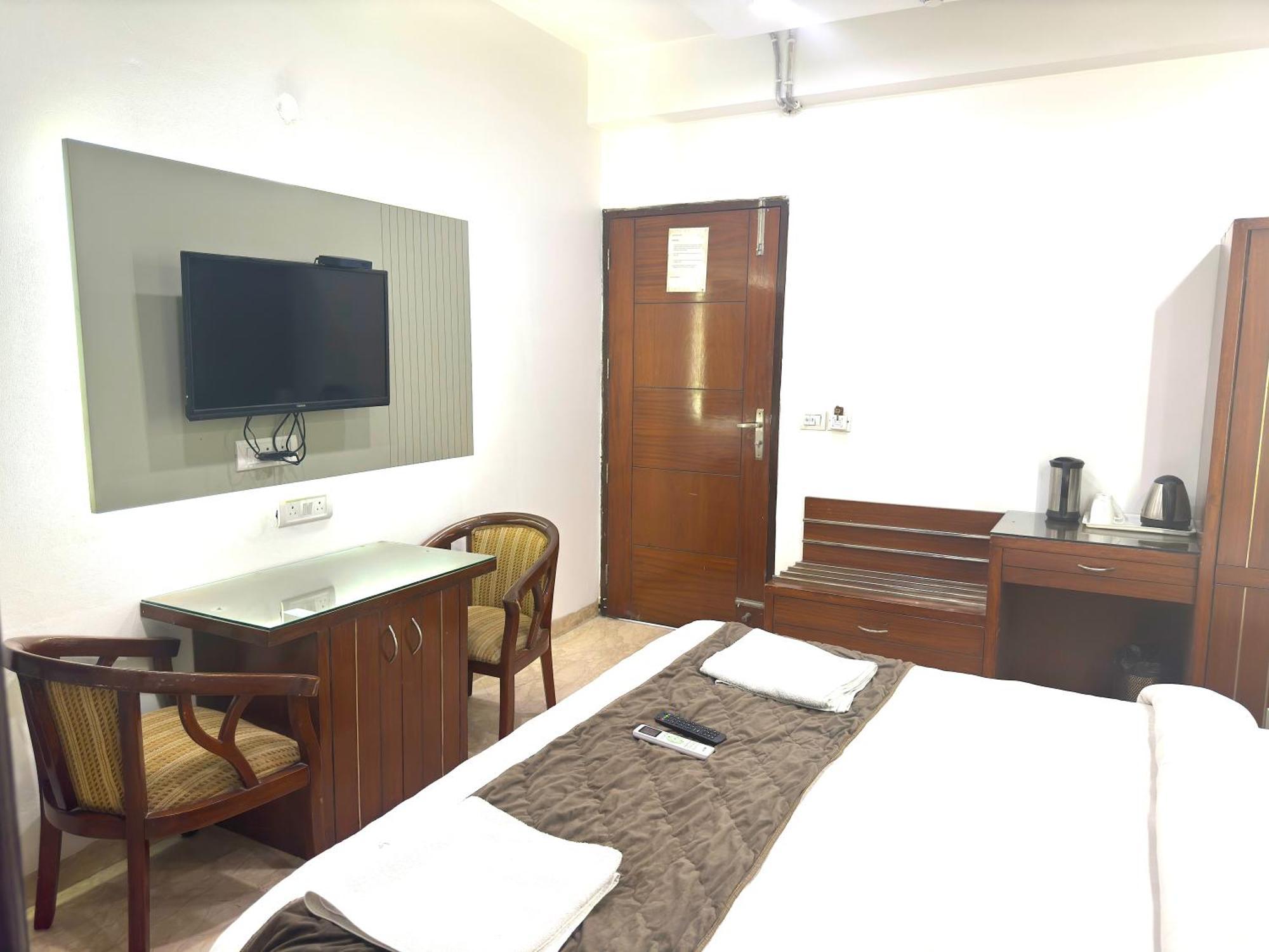 Hotel The Daanish Residency - Karol Bagh New Delhi Exterior photo